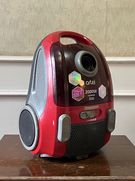 Пылесос Artel VCC012RED