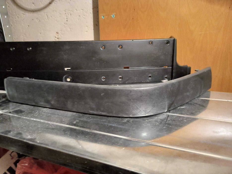 Части за BMW е36 – сенници,  лайсни, капачки за джанти и др.