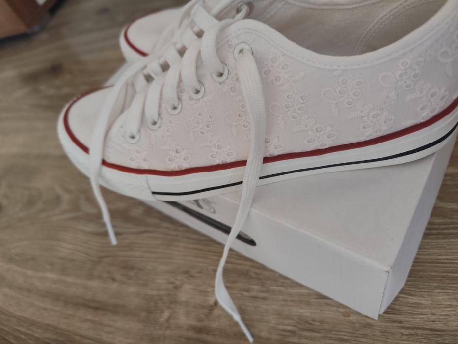 Дамски кецове  Hayles