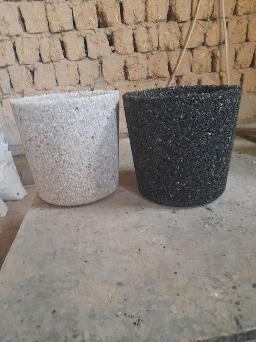 Вазоны для цветов из натурального гранита и мрамора