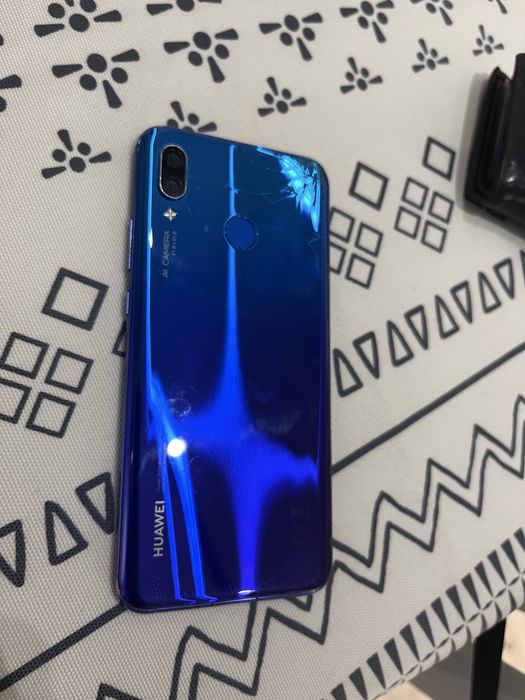 Продам телефон Huawei Nova 3