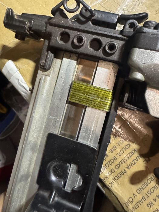 Pistol de capsat  pe aer Makita AT1150A