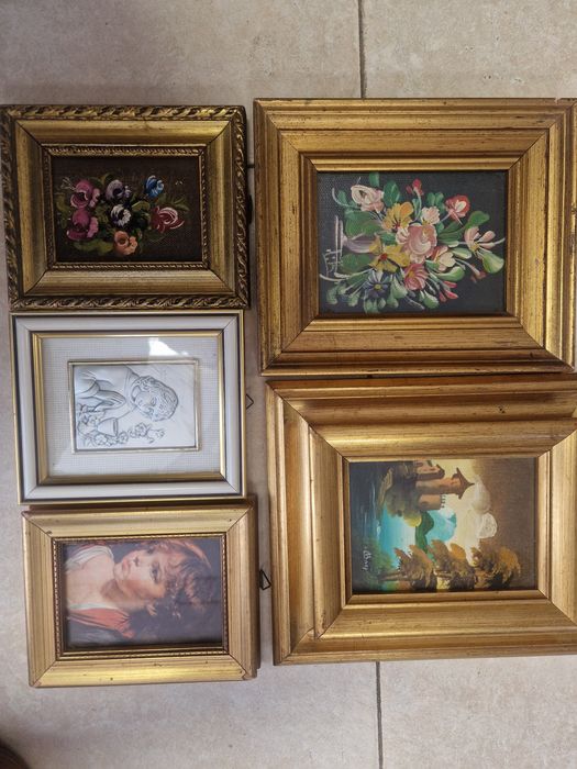 Малки картини рамкирани