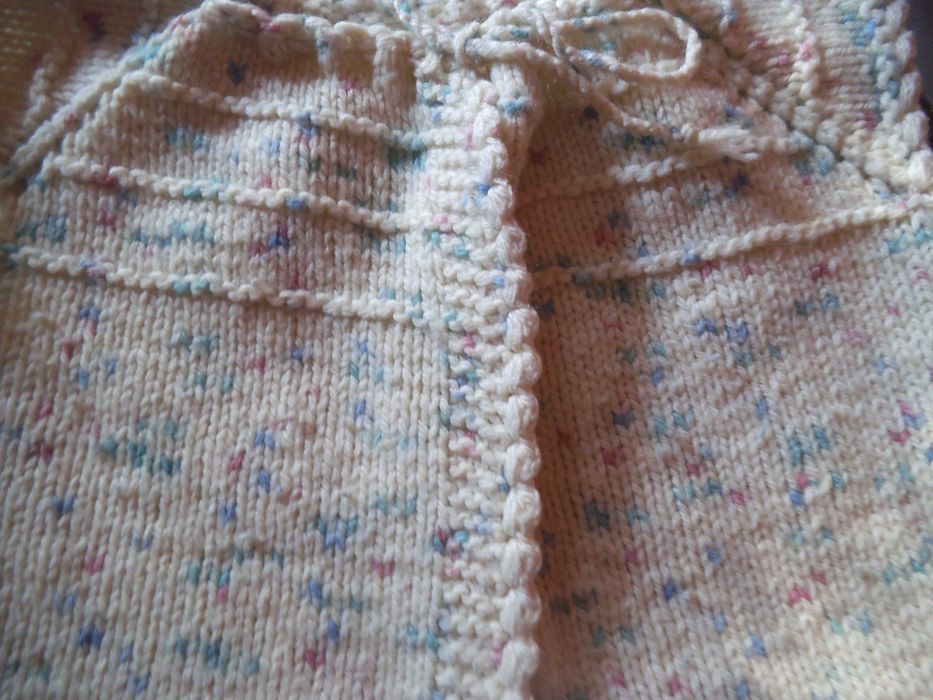 Детски ръчно плетени дрехи