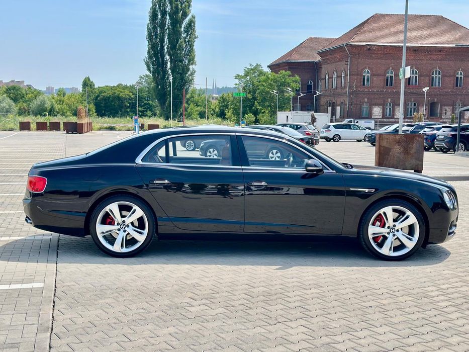 Bentley Flying Spur V8 S , 530 cp , 2018 , ca nou