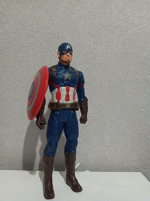 продам игрушку капитана америки