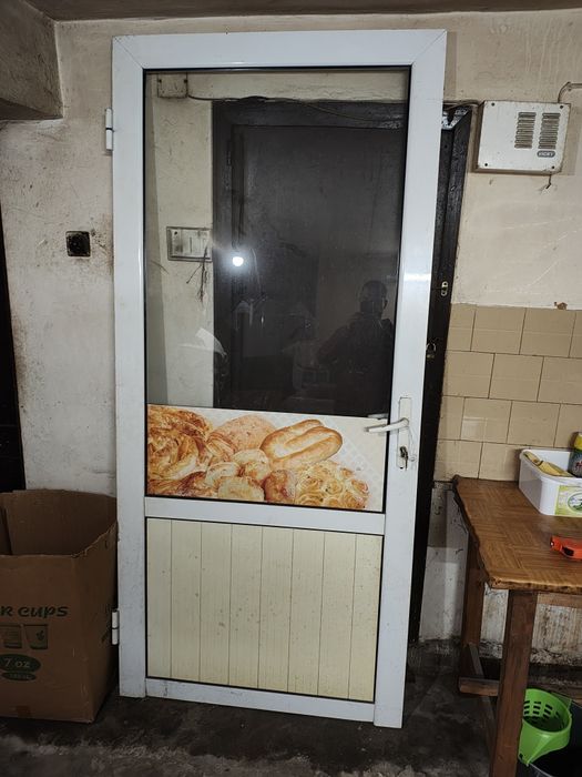 Алуминиева врата