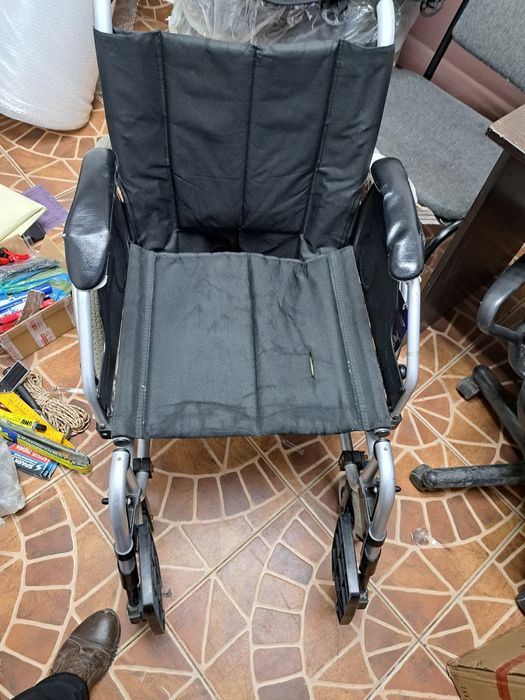 Отдам  инвалидную  коляску  .
