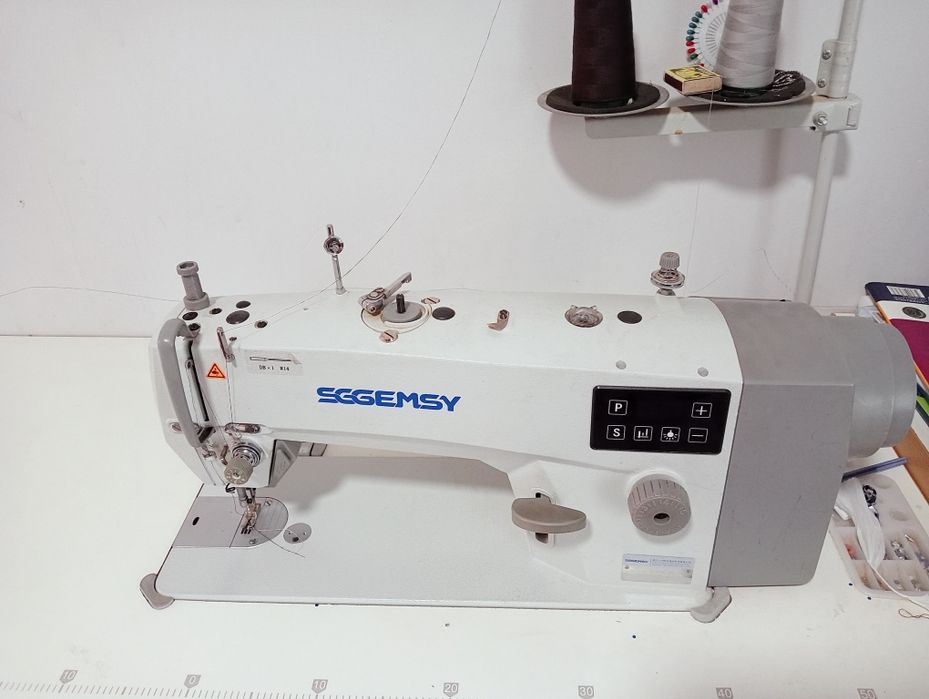 Тикув машина сотилади