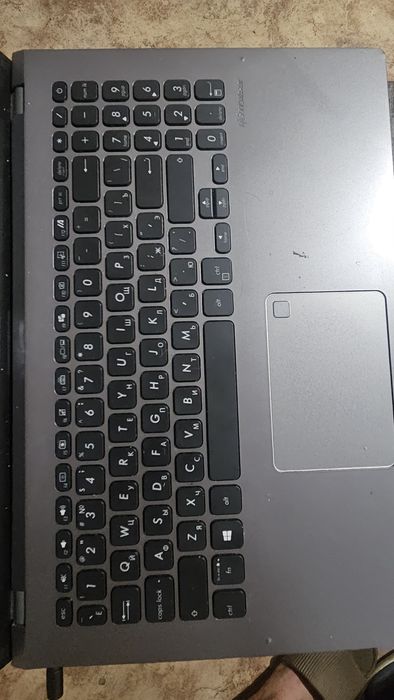 Asus Vivobook core I3