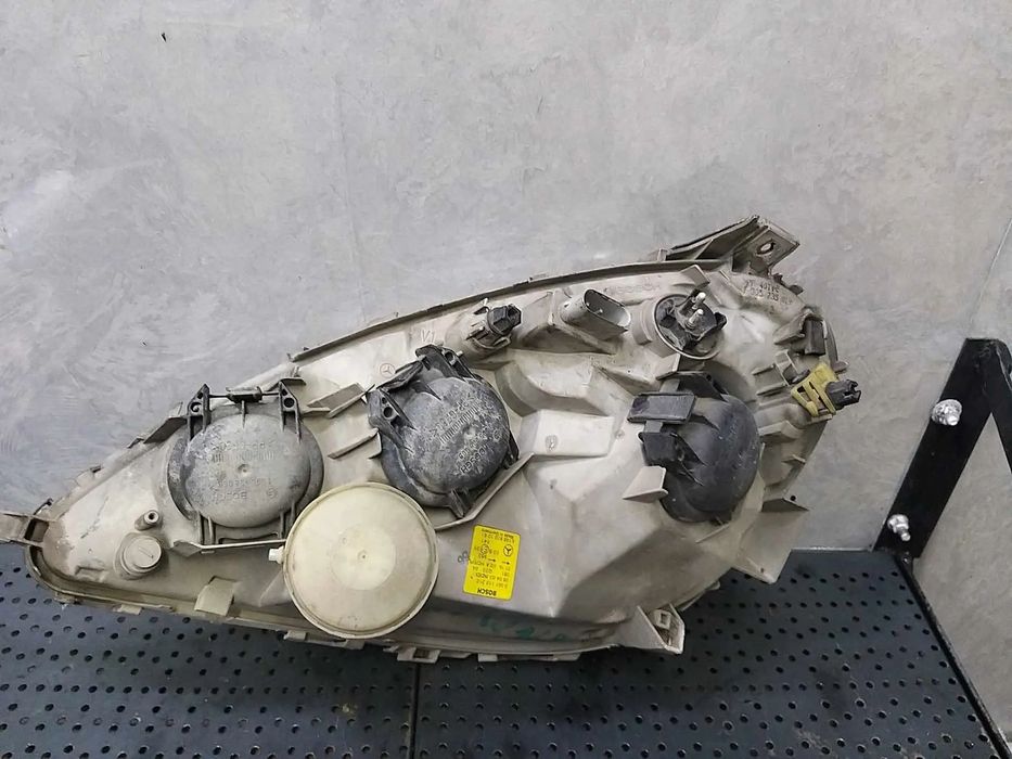 Far dreapta mercedes a class w168 a1688201061 0301152212