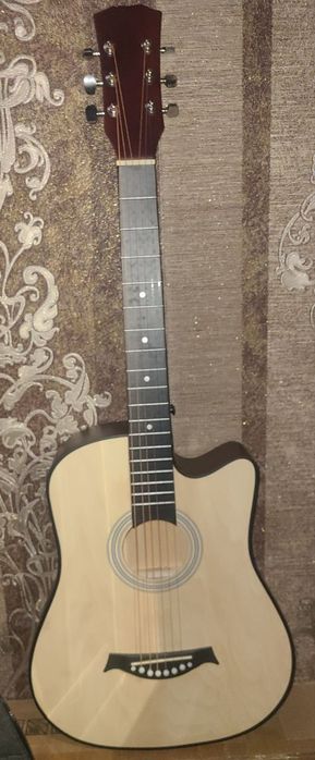 Срочно!! Продается акустическая гитара