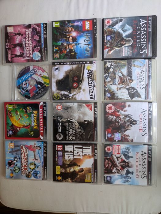 PS3 - PlayStation 3 - Play station 3 - Book of spells - 2 контролера, 2 moovit контролера, пистолет