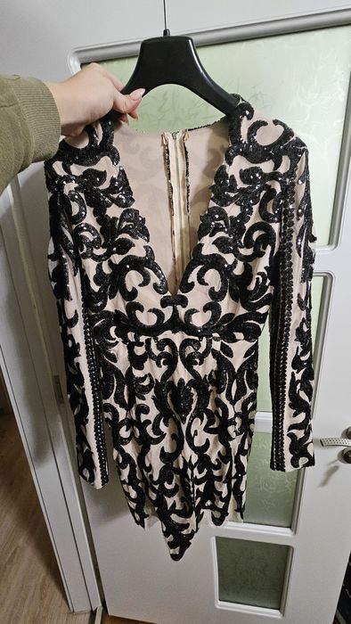 Стилна рокля с паети