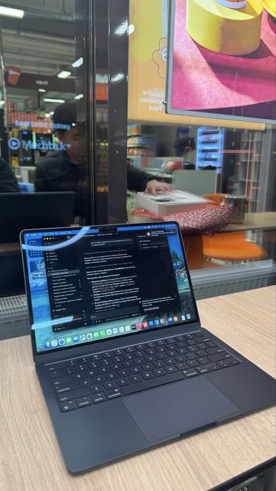 Macbook air m2 16/256