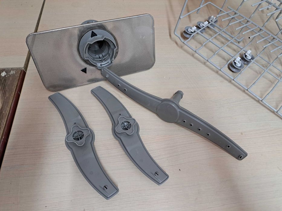Elemente cuva (palete, cos) pentru masina de spalat vase Bosch de 40cm