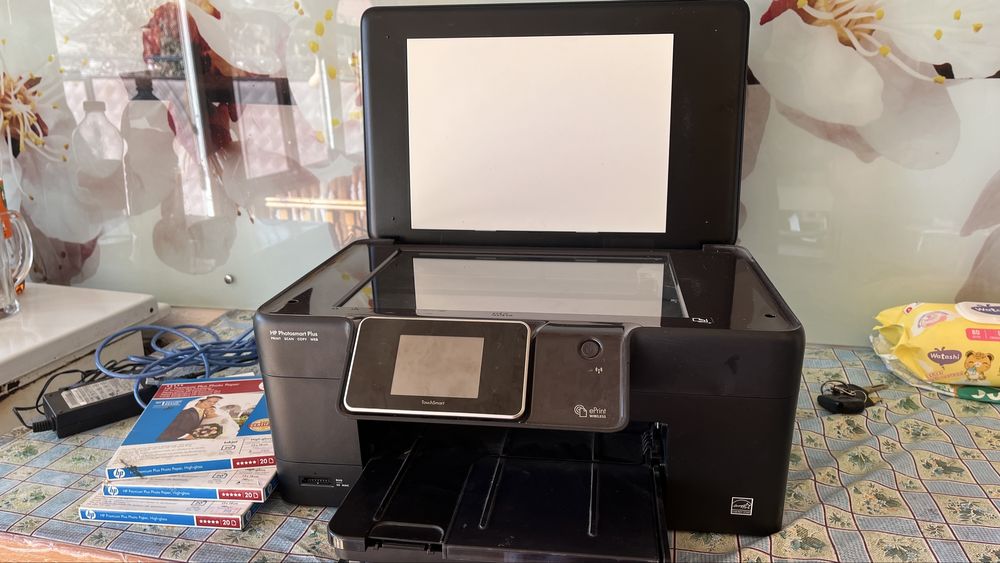 Продам принтер HP Photosmart plus