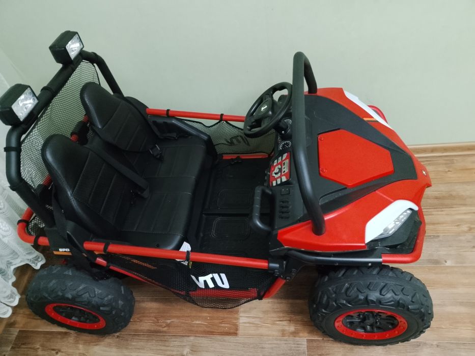 Машина детская электромабиль.