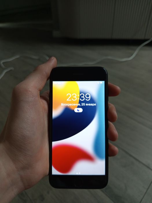 Продам iPhone 7 32gb Black