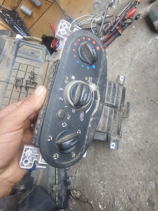 Panou comanda clima AC Dacia Logan MCV 2009