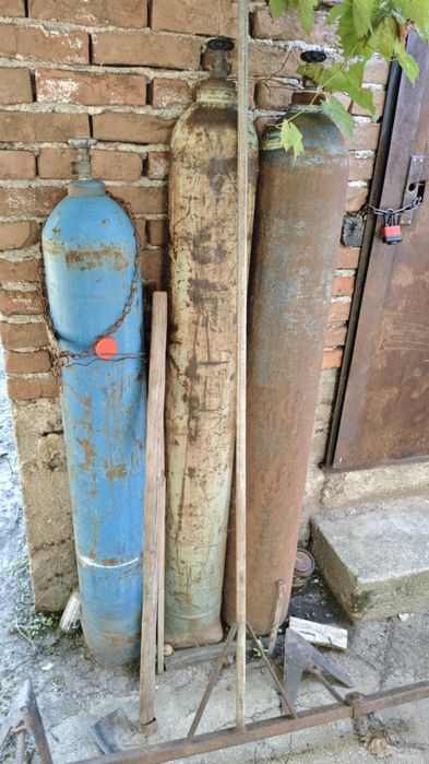 3 броя кислородни бутилки с  оксижен