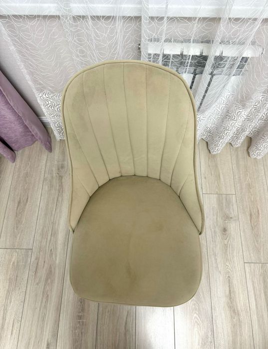 Продам четыре стула