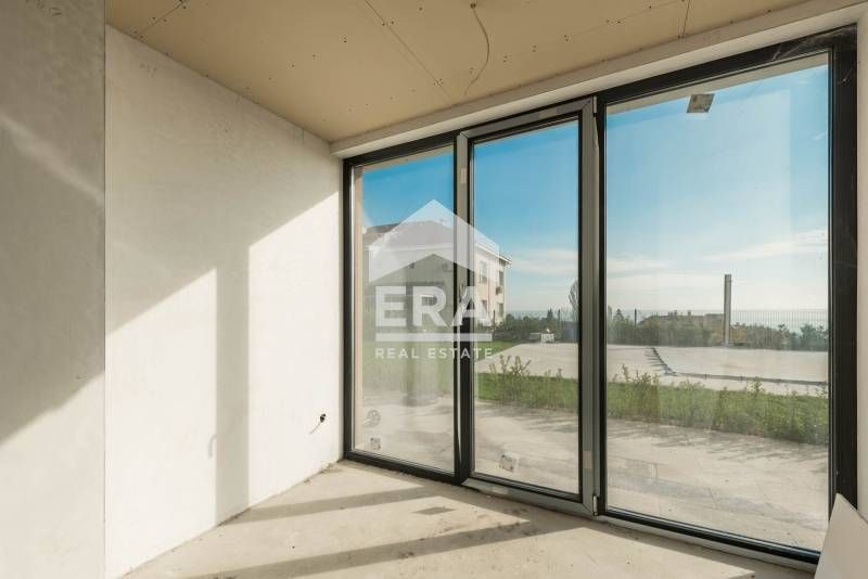 Продава се Двустаен апартамент в Варна, Бриз - 63 кв.м за 1174 €/кв.м - Снимка #11