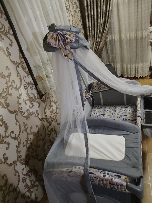 Детский кровать..