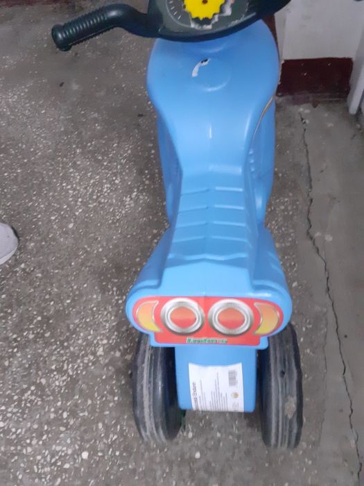 Bicicleta   fata pedale condiții bună