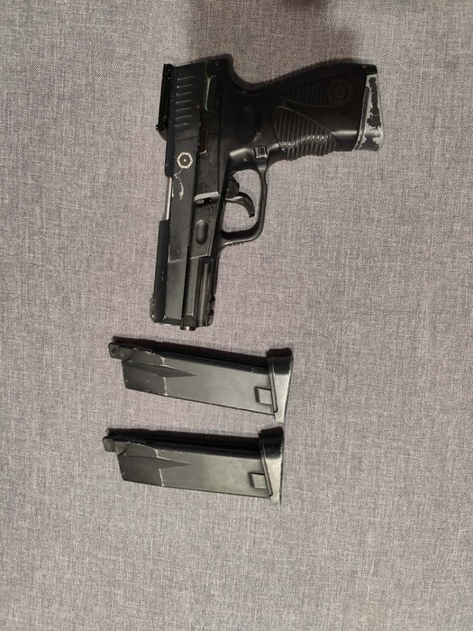 Airsoft пистолет