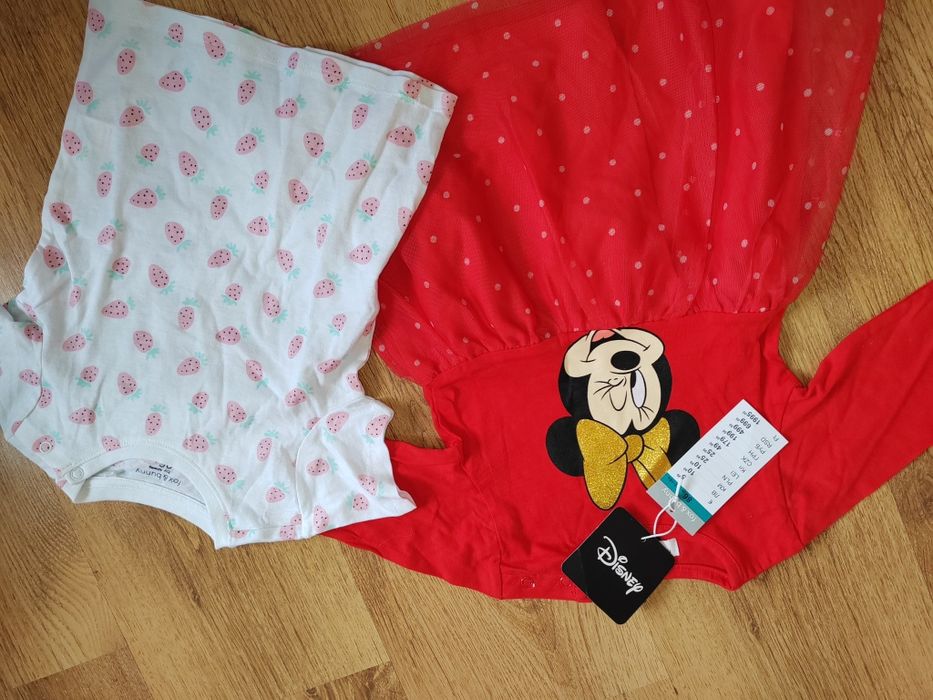 Много нови дрешки за момиче 80- 92 размер бодита, пижамки, рокли