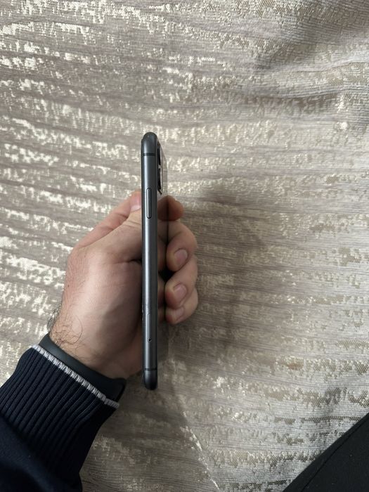 Айфон 11 в идеале все имеется