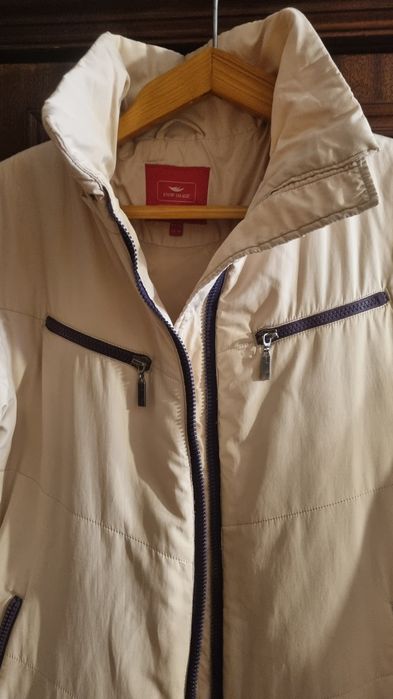 Продам куртки женские