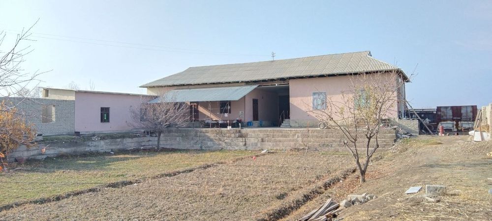 Жалоир бошланишида ховли сотилади 30сотих