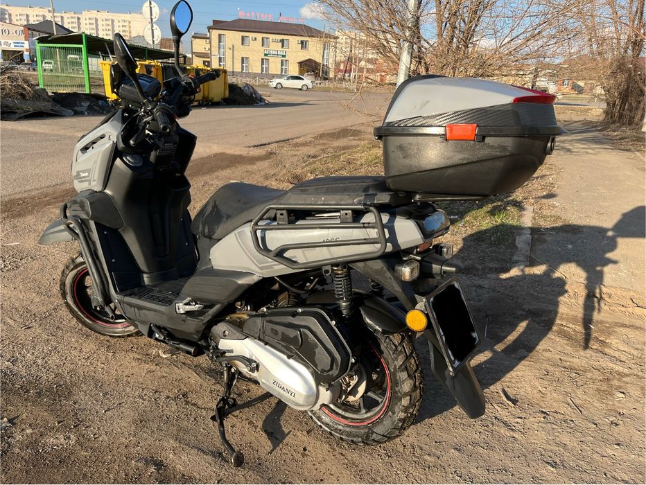 Скутер Tank sport 150