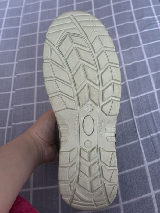 Продам спец.обувь