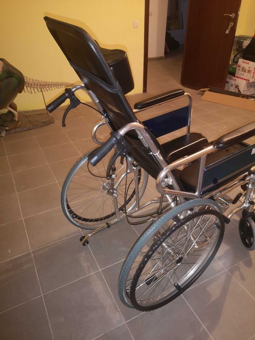 Scaun cu rotile, pliabil, cu vas de toaleta / WC, max. 100kg