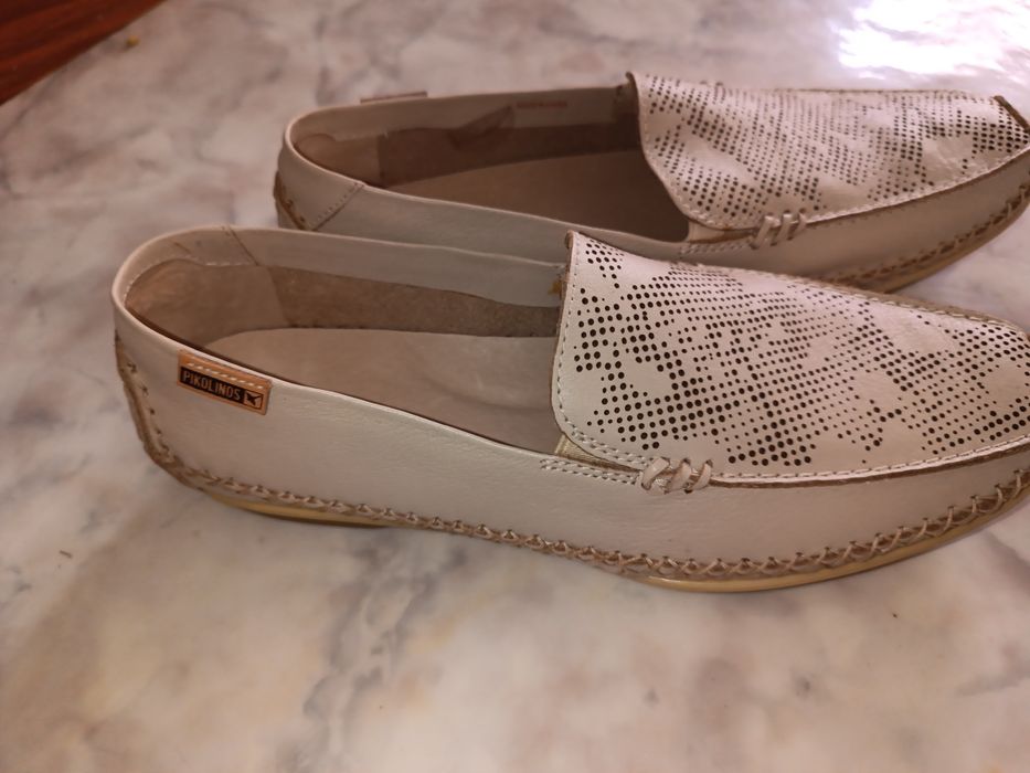 Продам женскую обувь