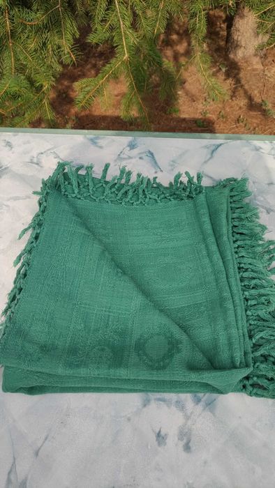 Зелена памучна покривка с ресни плътна тежка
