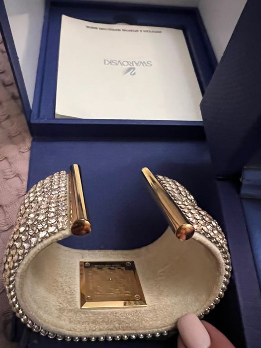 Продам часы Svarovski оригинал