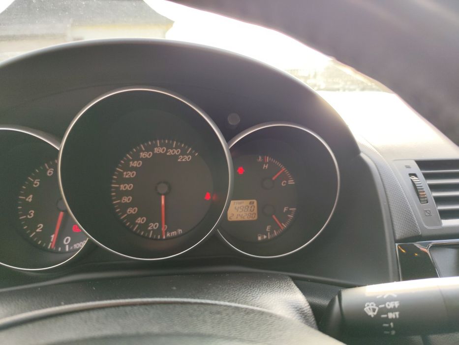 Mazda 3  Sedan  2005