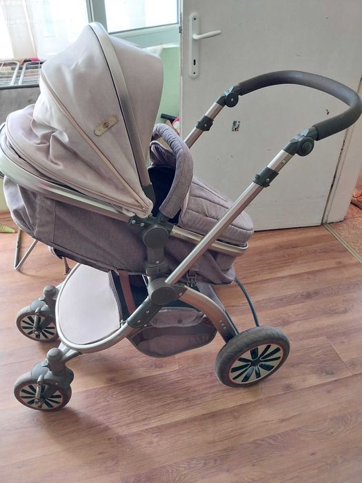 Продавам количка