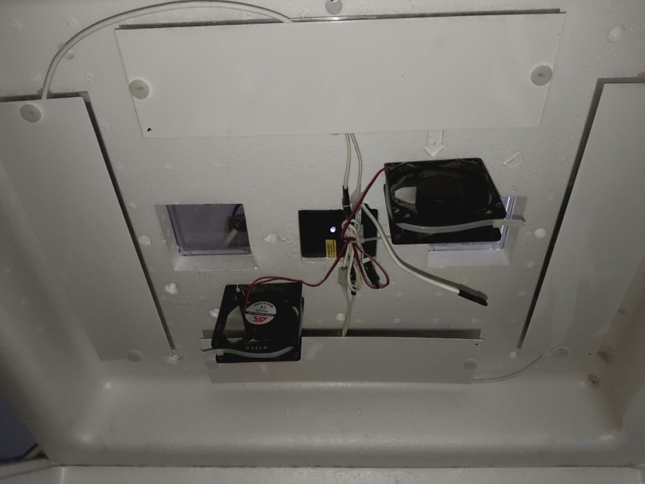 Инкубатор несушка 104