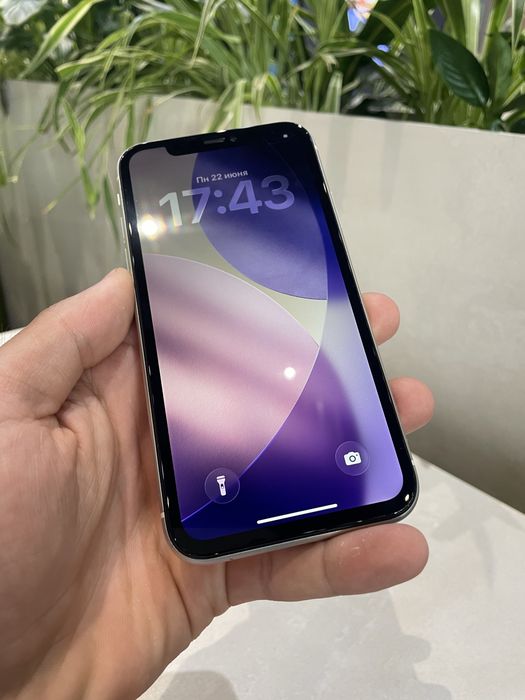 Iphone 11          .