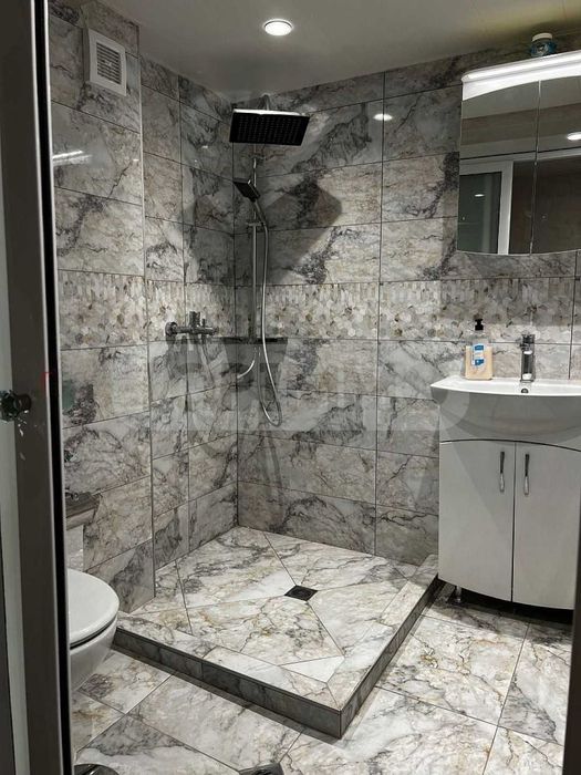 Двустаен апартамент под наем в района на Окръжна болница