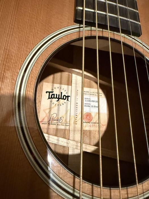 Электроакустическая гитара Taylor