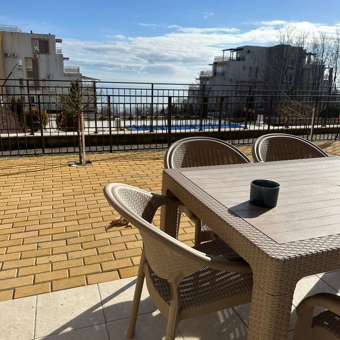 Дава се под наем Двустаен апартамент в Бяла - 50 кв.м за 398.82 € - Снимка #1