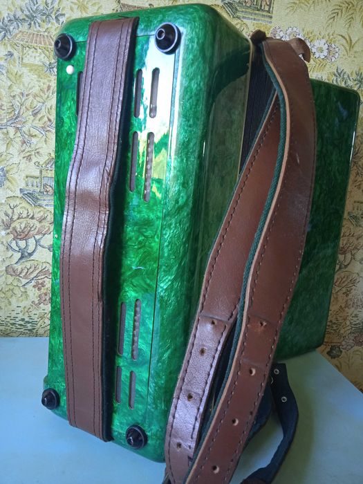 Продам акордеон Квинта.