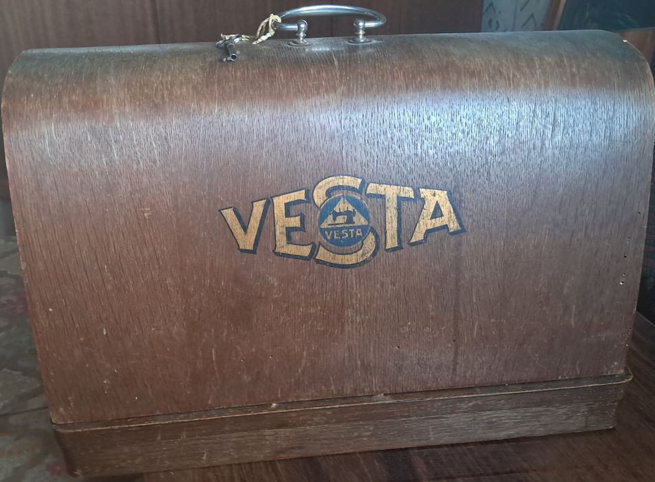 Старинна шевна машина