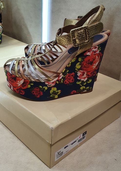 Босоножки Jorje Bischoff